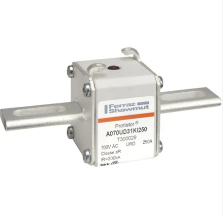 Mersen A070URD30TTI0200 Fuse | 700V 200A PSC Square Body