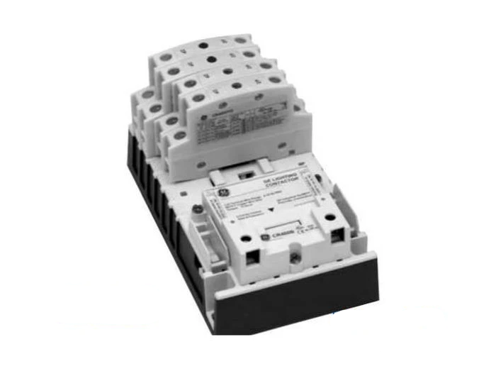 General Electric CR463LD0ASA10A0 Contactor | 600V 30A 12 pole 220V coil CR460 Series