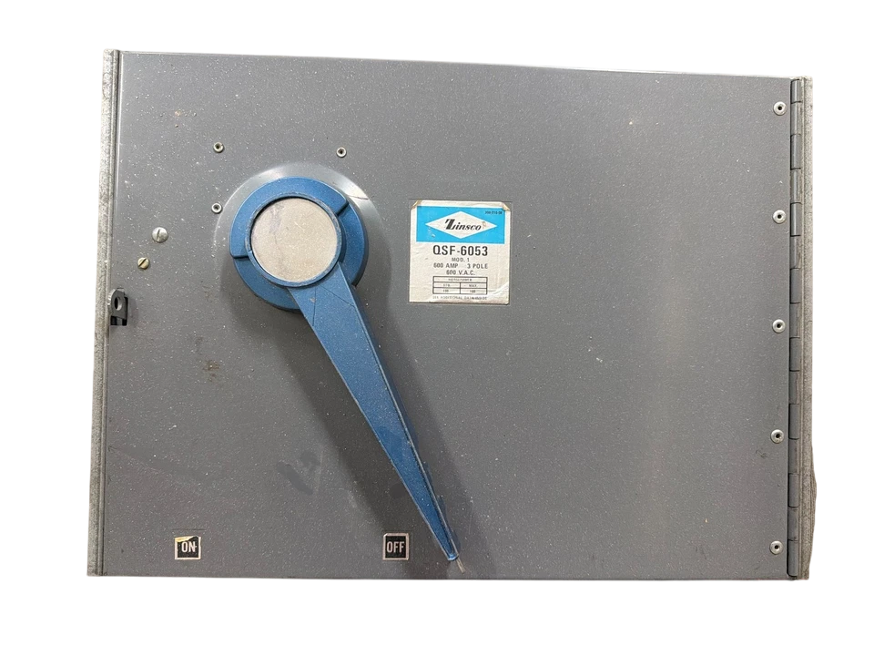 Square D QSF6053-RED-ARC-CHUTES Panel Mount Switch | 600V 600A 3P 3Pole Fusible QSF Series