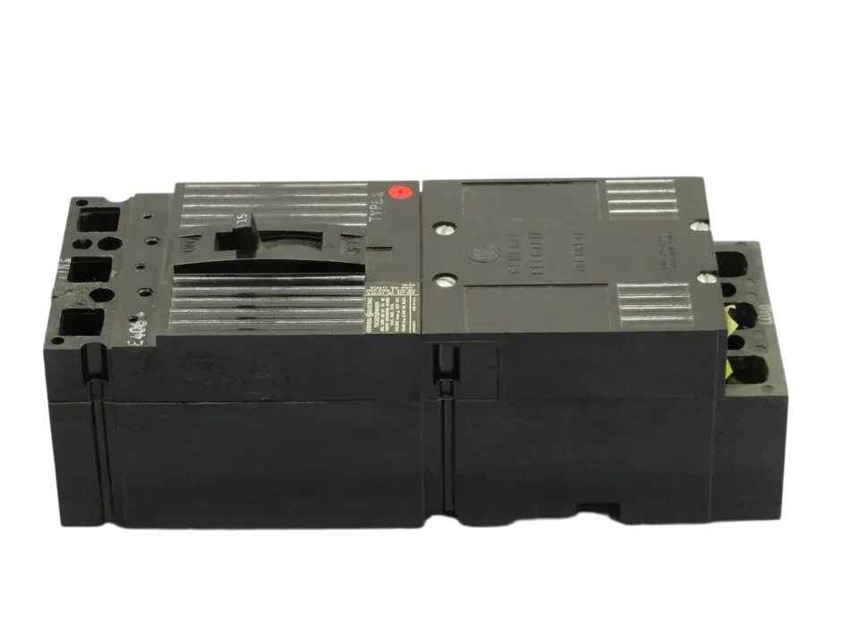General Electric TB13015BWE05 Circuit Breaker | 600V 15A 3P 200kA@480V Feed-Thru Tri-Break